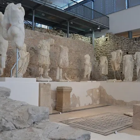 Apartmani More Komarna Pensión 3*