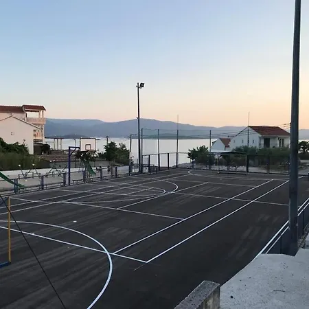 Apartmani More Komarna Pensión Komarna