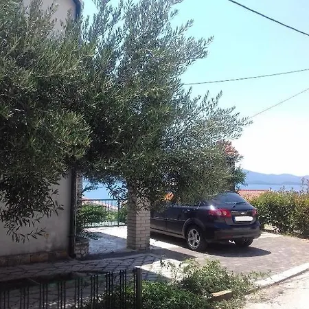 Apartmani More Komarna Pensión 3*