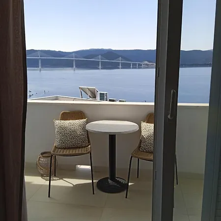 Apartmani More Komarna Komarna