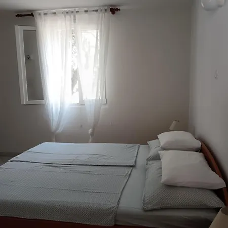 Pensión Apartmani More Komarna 3*