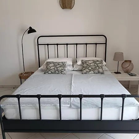 Apartmani More Komarna Pensión