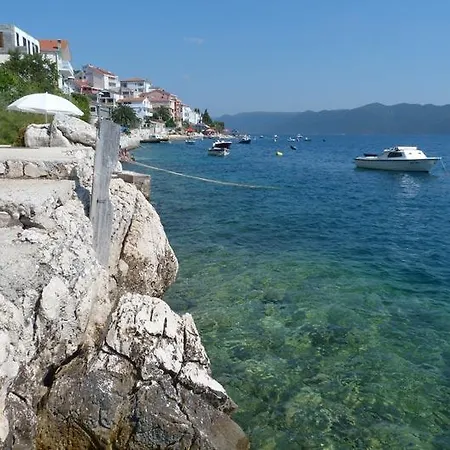 Apartmani More Komarna