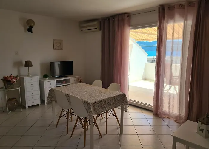 Apartmani More Komarna 3* Komarna