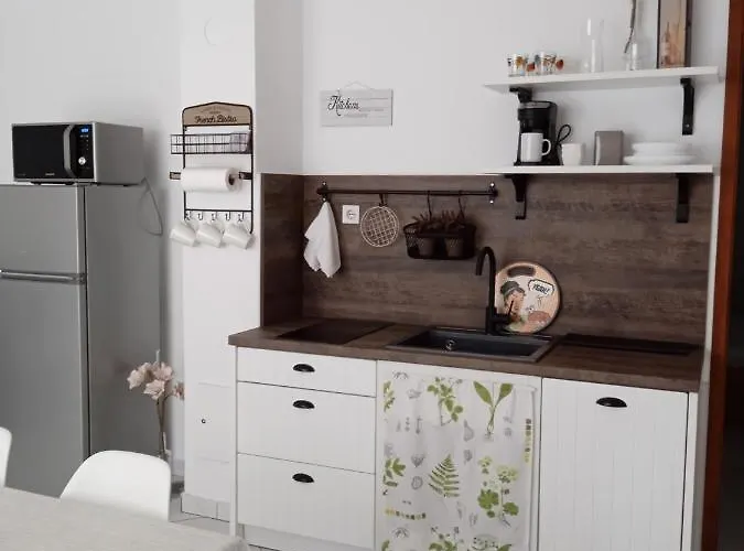 Apartmani More Komarna 3*