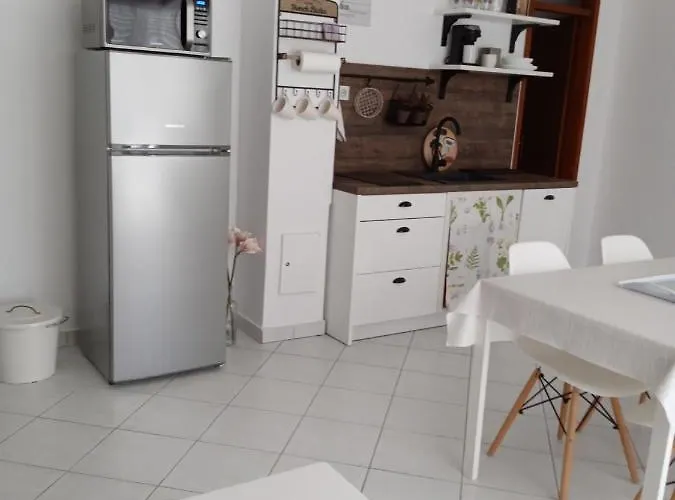 Apartmani More Komarna Maison d'hôtes 3*