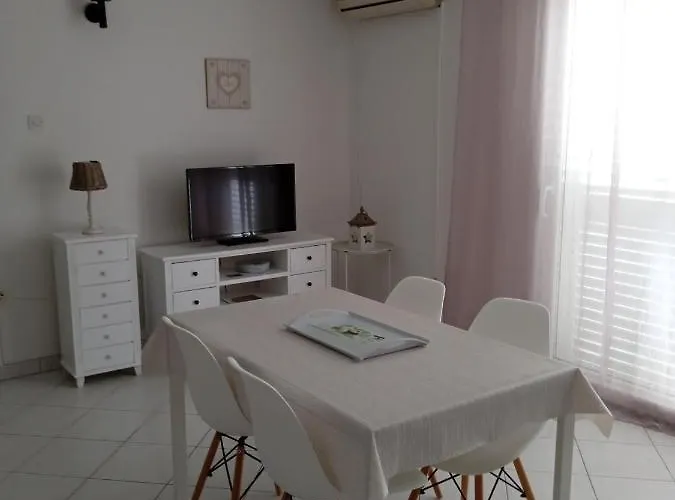 Apartmani More Komarna Komarna