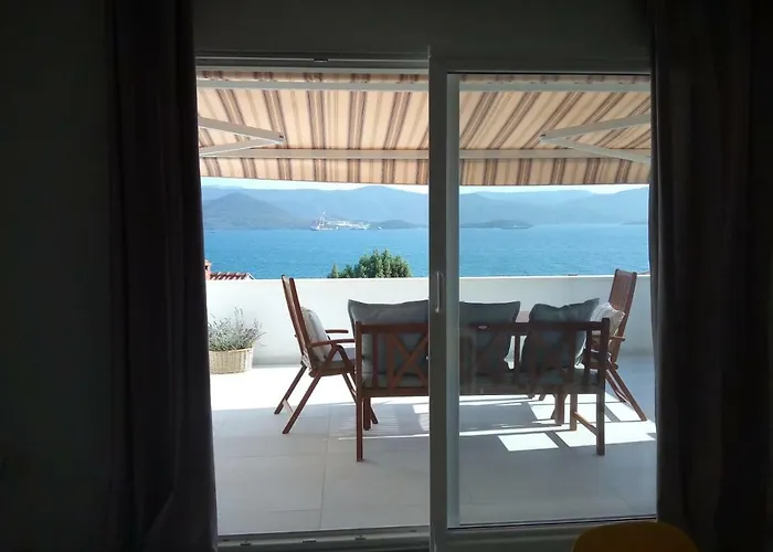 Apartmani More Komarna