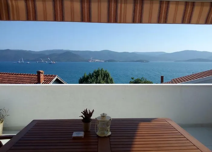 Apartmani More Komarna
