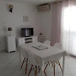 Apartmani More Komarna Komarna