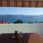 Apartmani More Komarna