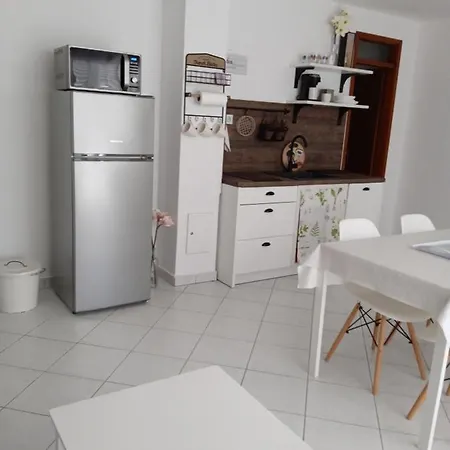 Apartmani More Komarna בית הארחה *
