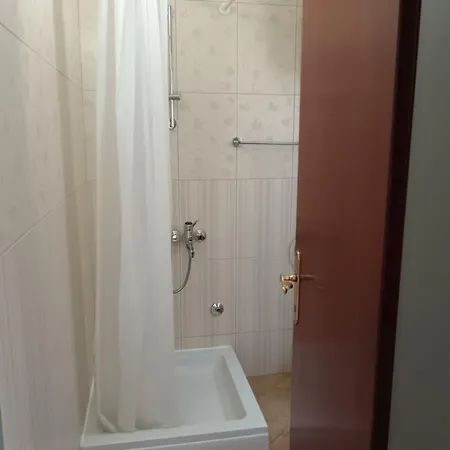 Apartmani More Komarna Komarna