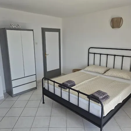 Apartmani More Komarna Komarna
