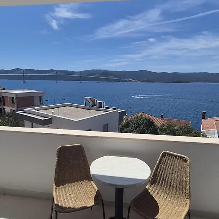 Gostinjska kuća Apartmani More Komarna
