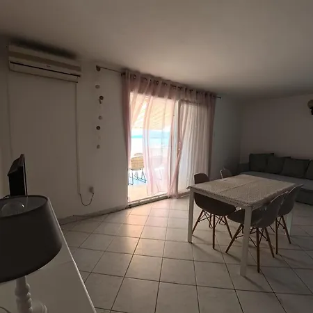 Apartmani More Komarna Pensionat 3*