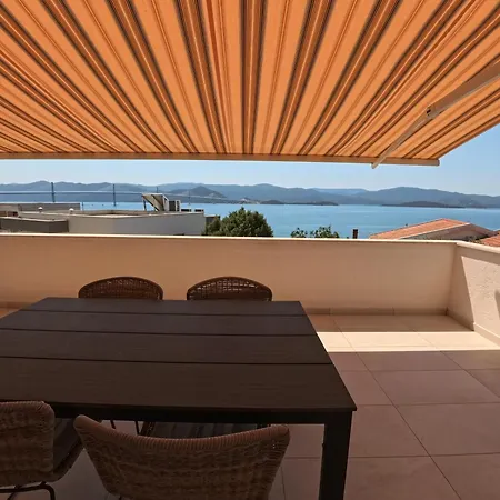 Apartmani More Komarna Komarna