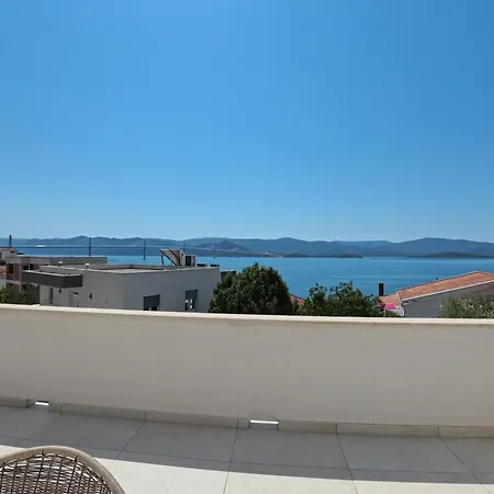 Apartmani More Komarna