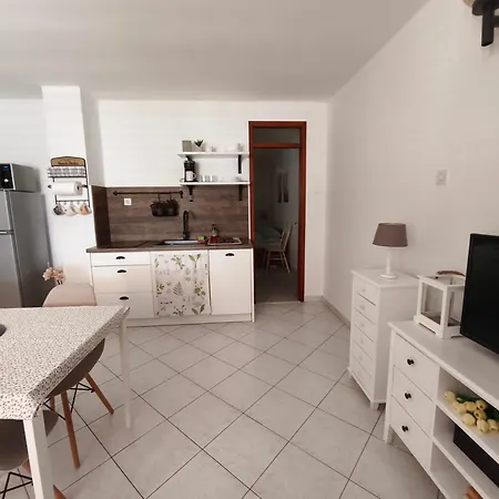 Apartmani More Komarna