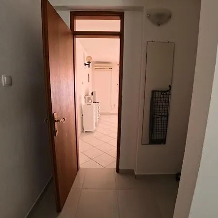 Apartmani More Komarna 3*