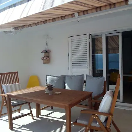 Apartmani More Komarna קומרנה
